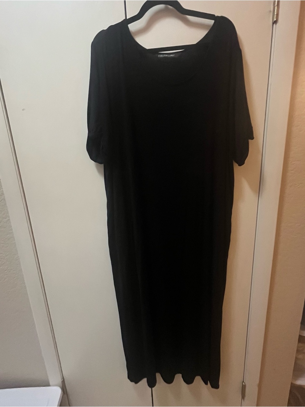 Colleen Lopez Black Scoop Neck Maxi Dress